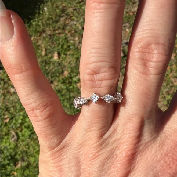 Elegant 925 Sterling Silver Diamond Ring - Picture 6 of 12